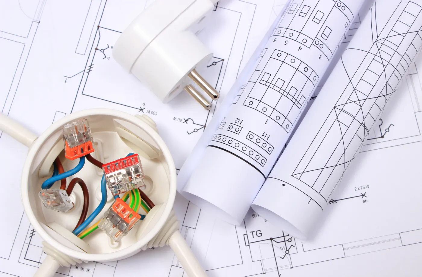 Moderner Sicherungskasten nach Elektrosanierung mit FI-Schutzschaltern