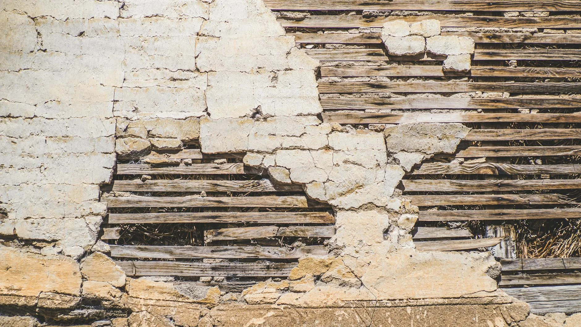 Fassadensanierung Baustelle – Gerüst und Dämmung