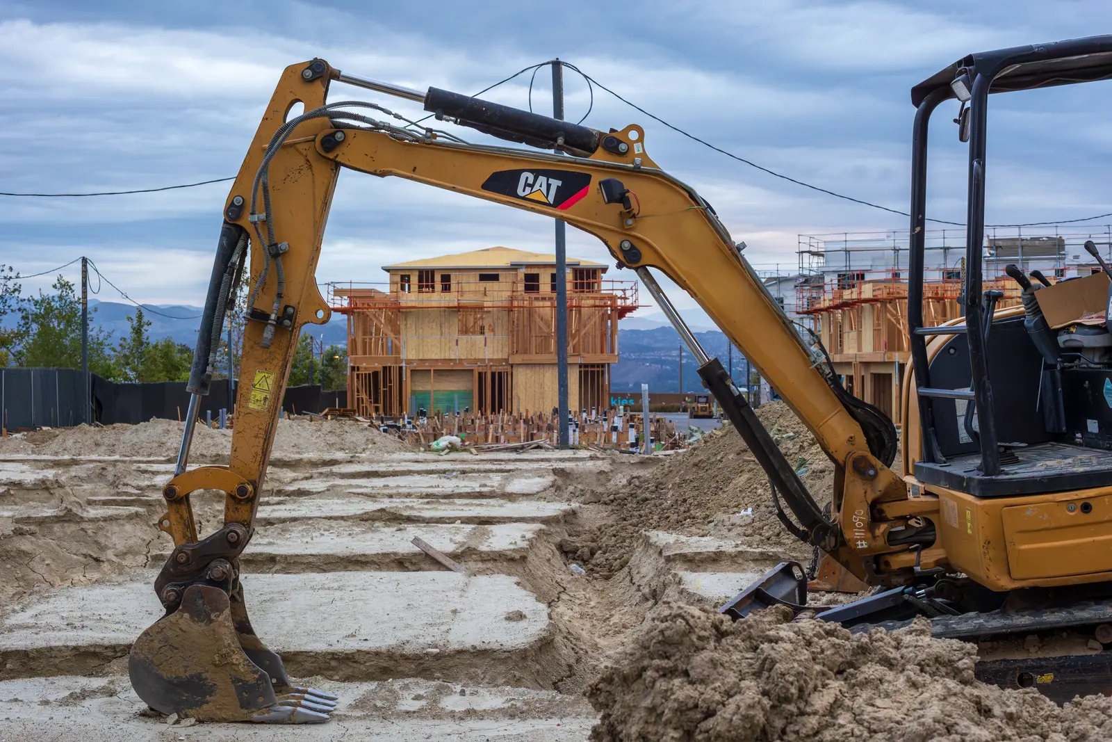 Haus mit Keller bauen - Lohnt sich das? Kosten & Vergleich 2026
